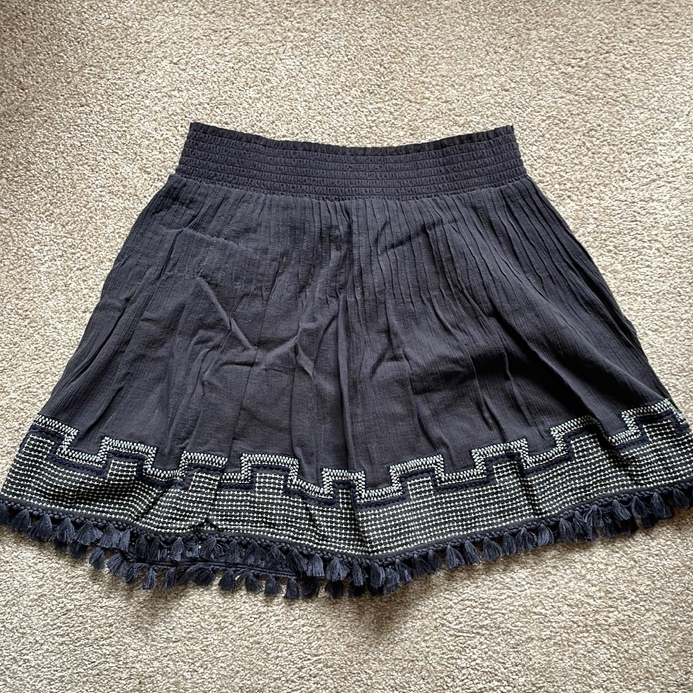 Jcrew small navy blue skirt.